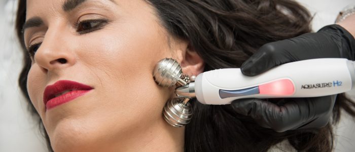 Tratamiento facial con Aquasure H2 en Bella